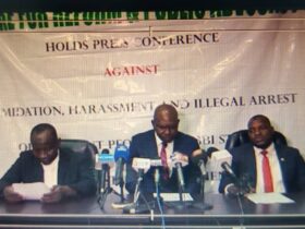 Barrister Kalu Kalu Agu (middle) addressing the conference.